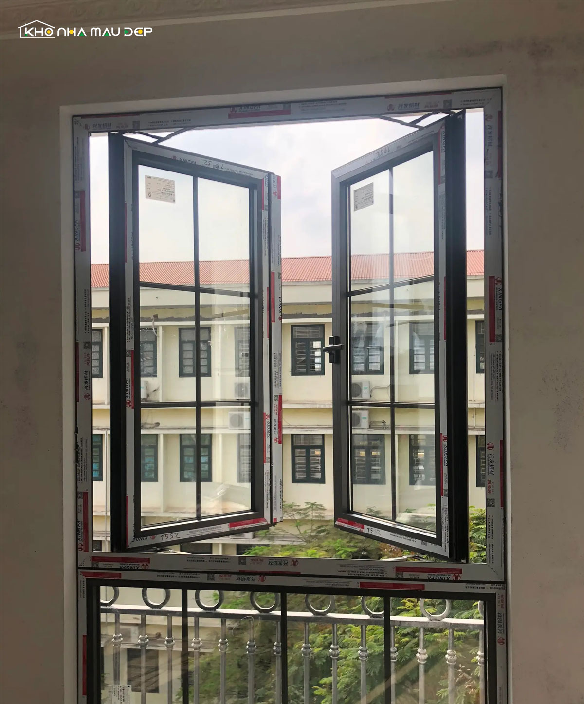 Những lưu ý quan trọng khi lựa chọn kích thước cửa sổ 2 cánh